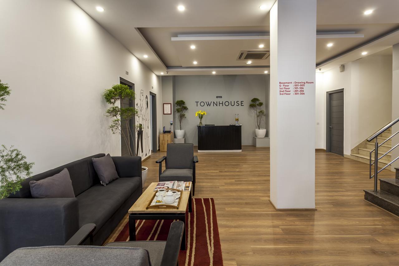 Oyo Townhouse 010 La Paradise Ню Делхи Екстериор снимка